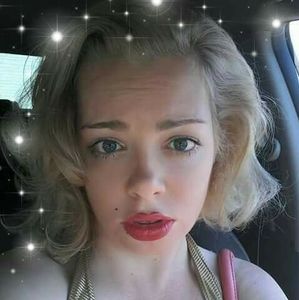 Meet your Posher, Saralysette